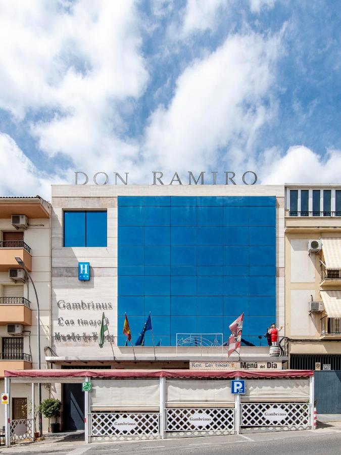 Hotel Don Ramiro Монтийя Екстериор снимка